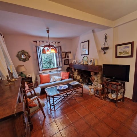 6 bedroom Villa for sale in Bustarviejo - € 480,000 (Ref: 9541231)