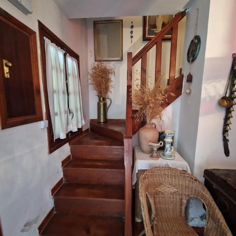 6 bedroom Villa for sale in Bustarviejo - € 480,000 (Ref: 9541231)