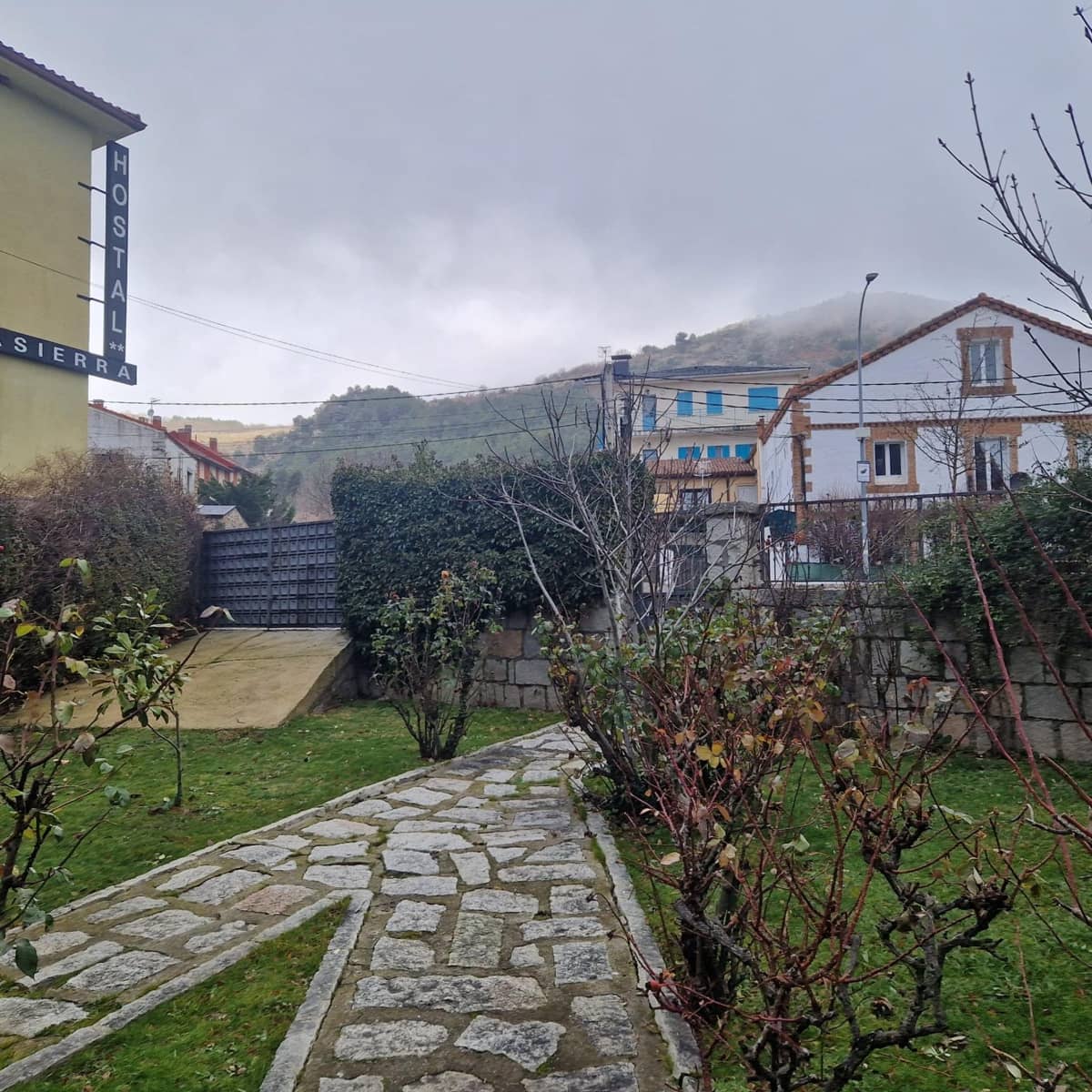 6 bedroom Villa for sale in Bustarviejo - € 480,000 (Ref: 9541231)