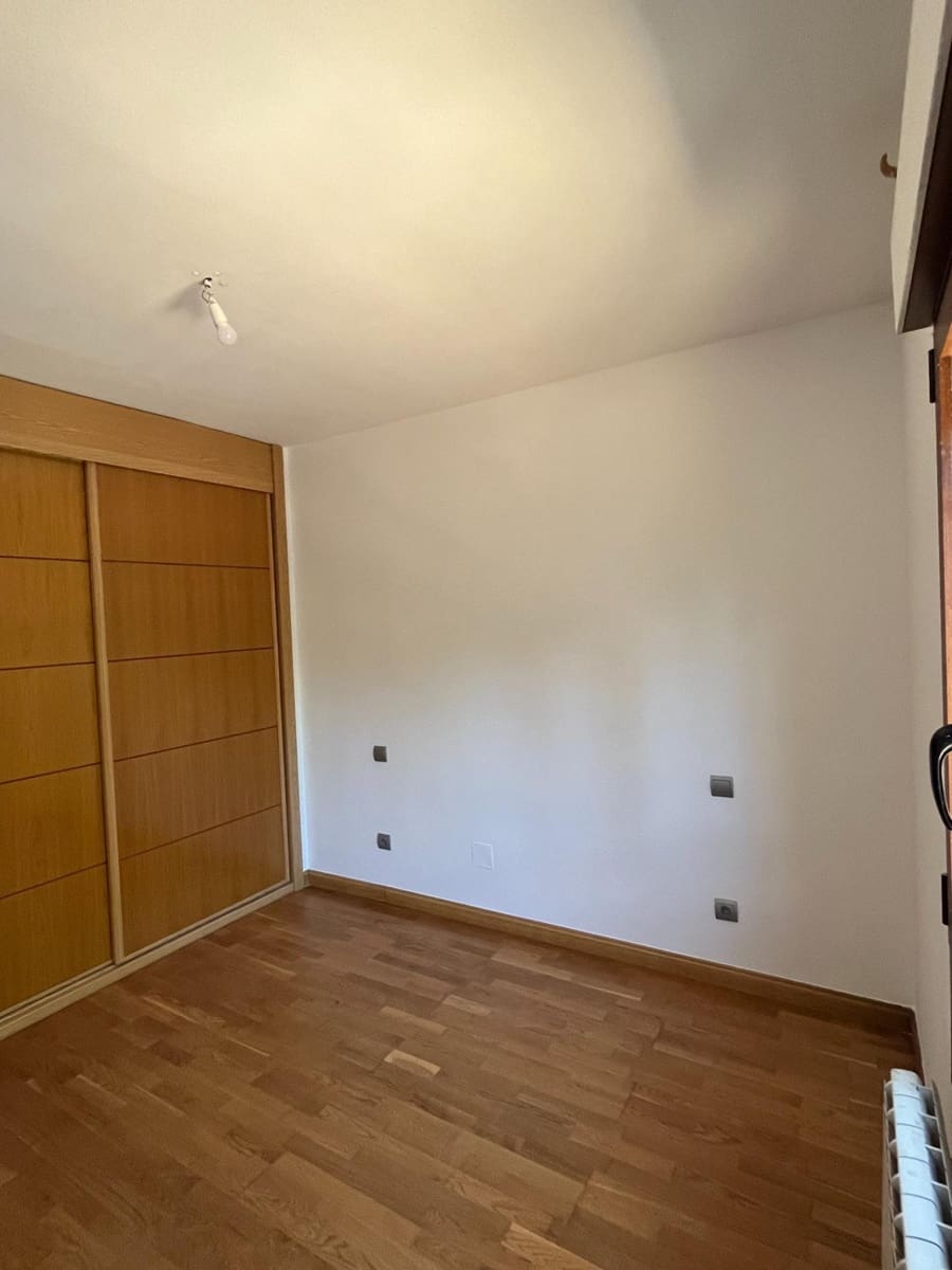 4 bedroom Townhouse for rent in Collado Villalba with pool garage - € 1,800 (Ref: 9541740)