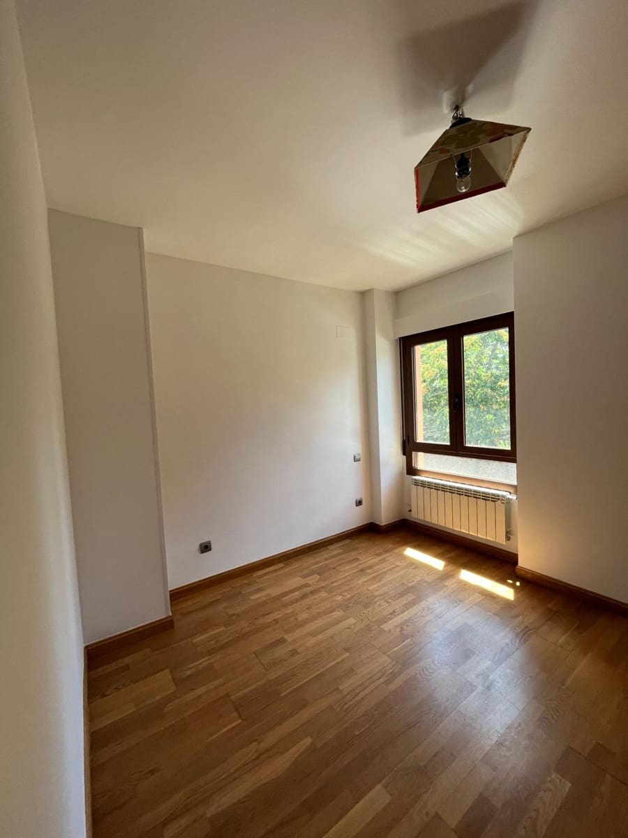 4 bedroom Townhouse for rent in Collado Villalba with pool garage - € 1,800 (Ref: 9541740)