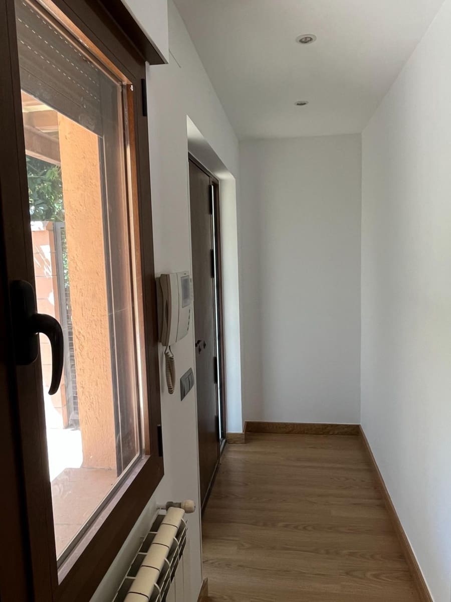 4 bedroom Townhouse for rent in Collado Villalba with pool garage - € 1,800 (Ref: 9541740)