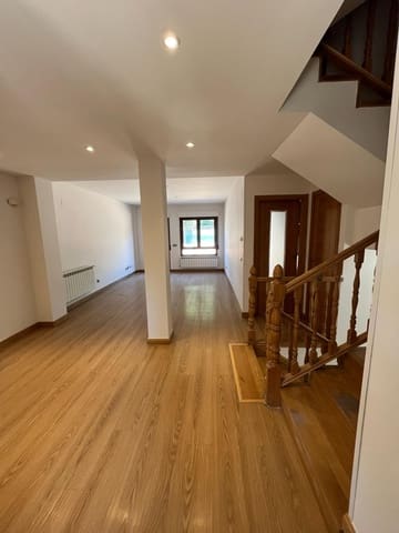 4 bedroom Townhouse for rent in Collado Villalba with pool garage - € 1,800 (Ref: 9541740)