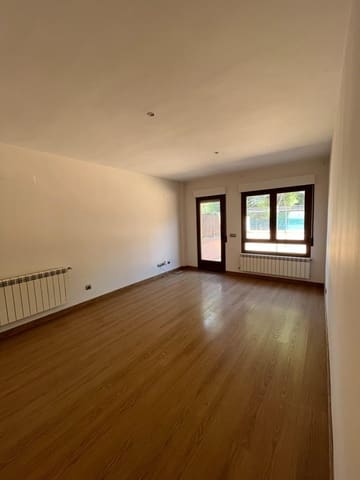 4 bedroom Townhouse for rent in Collado Villalba with pool garage - € 1,800 (Ref: 9541740)