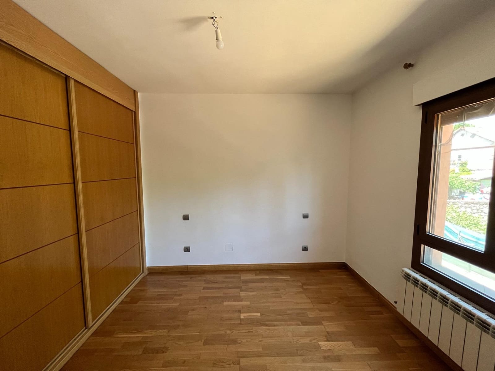 4 bedroom Townhouse for rent in Collado Villalba with pool garage - € 1,800 (Ref: 9541740)