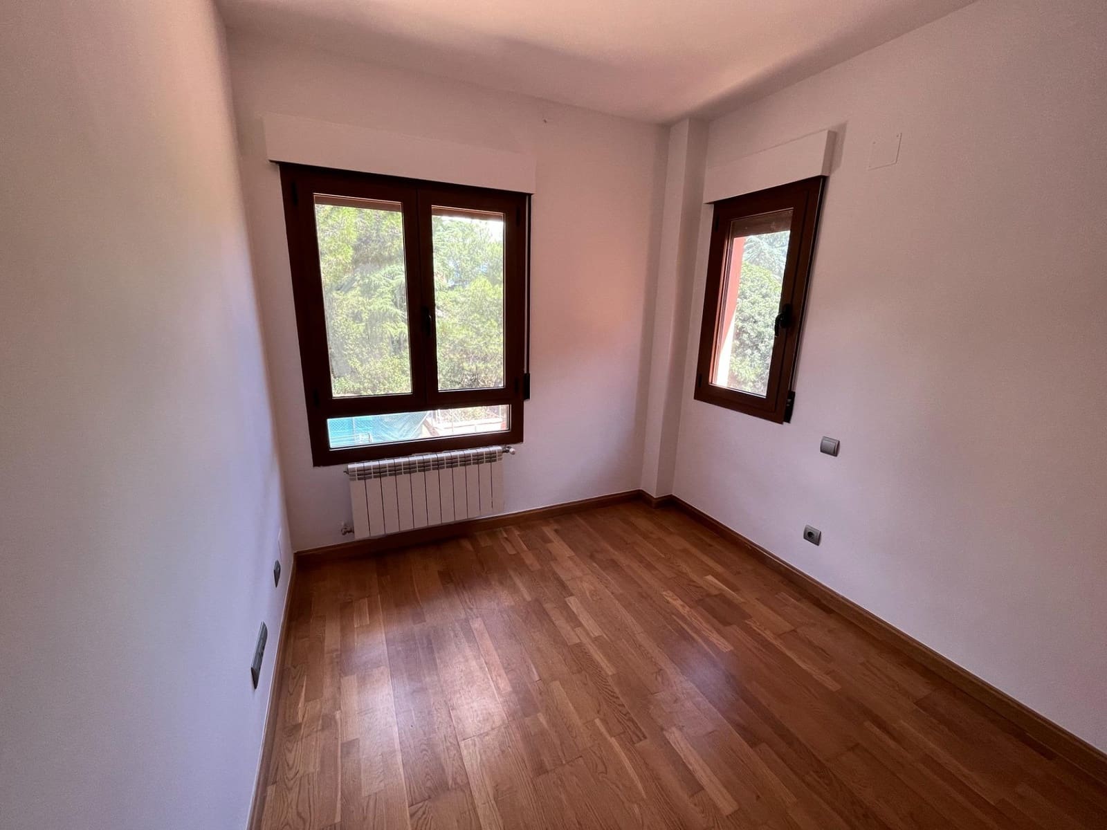 4 bedroom Townhouse for rent in Collado Villalba with pool garage - € 1,800 (Ref: 9541740)