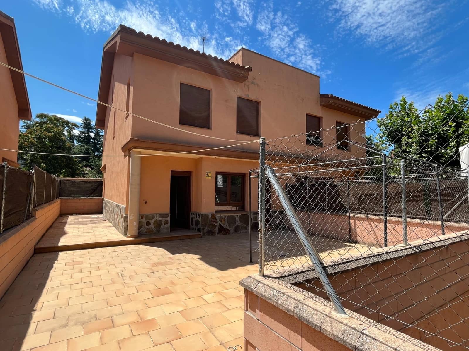 4 bedroom Townhouse for rent in Collado Villalba with pool garage - € 1,800 (Ref: 9541740)