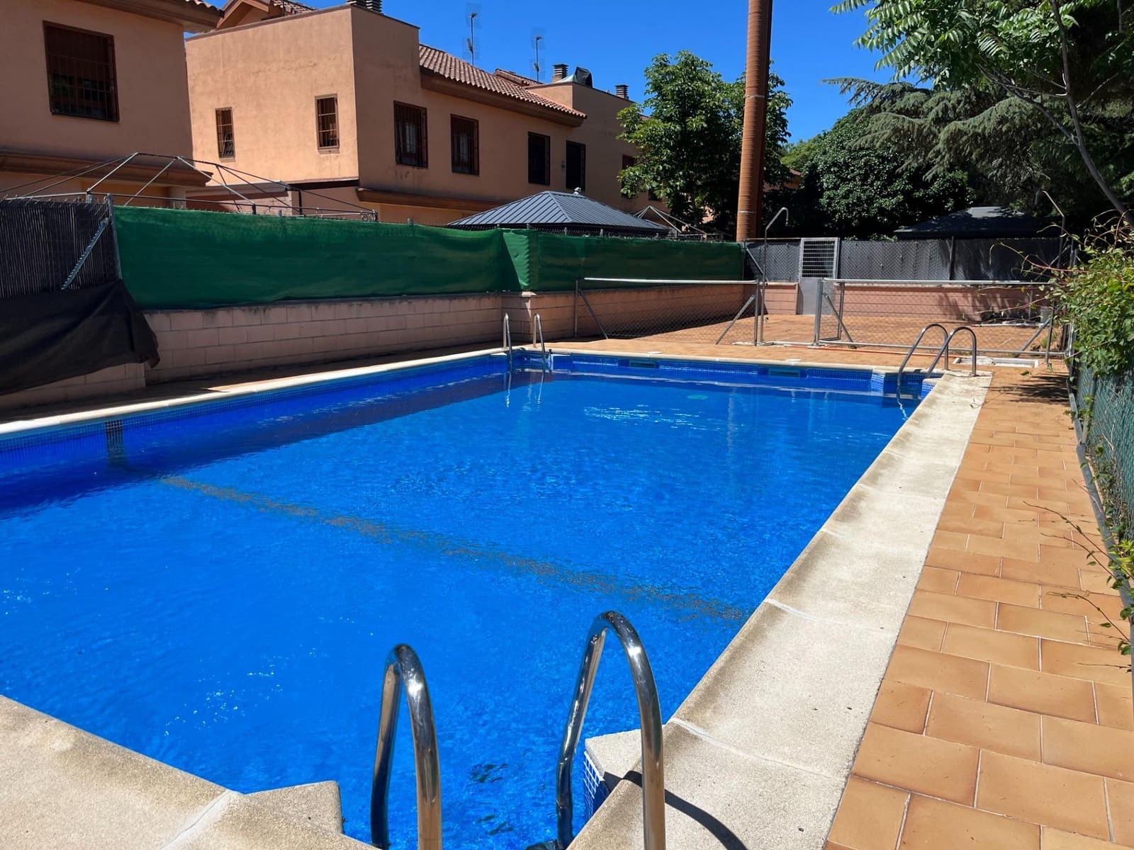 4 bedroom Townhouse for rent in Collado Villalba with pool garage - € 1,800 (Ref: 9541740)