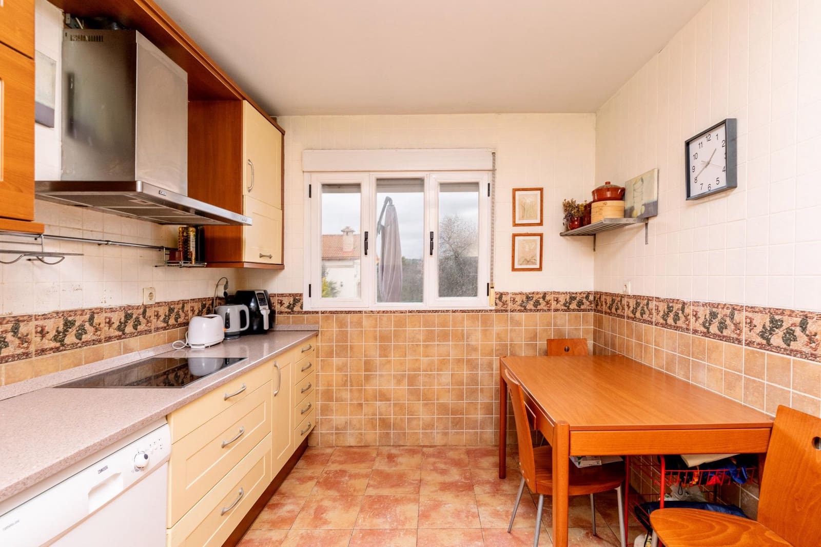 5 bedroom Villa for sale in Colmenarejo with garage - € 610,000 (Ref: 9574718)