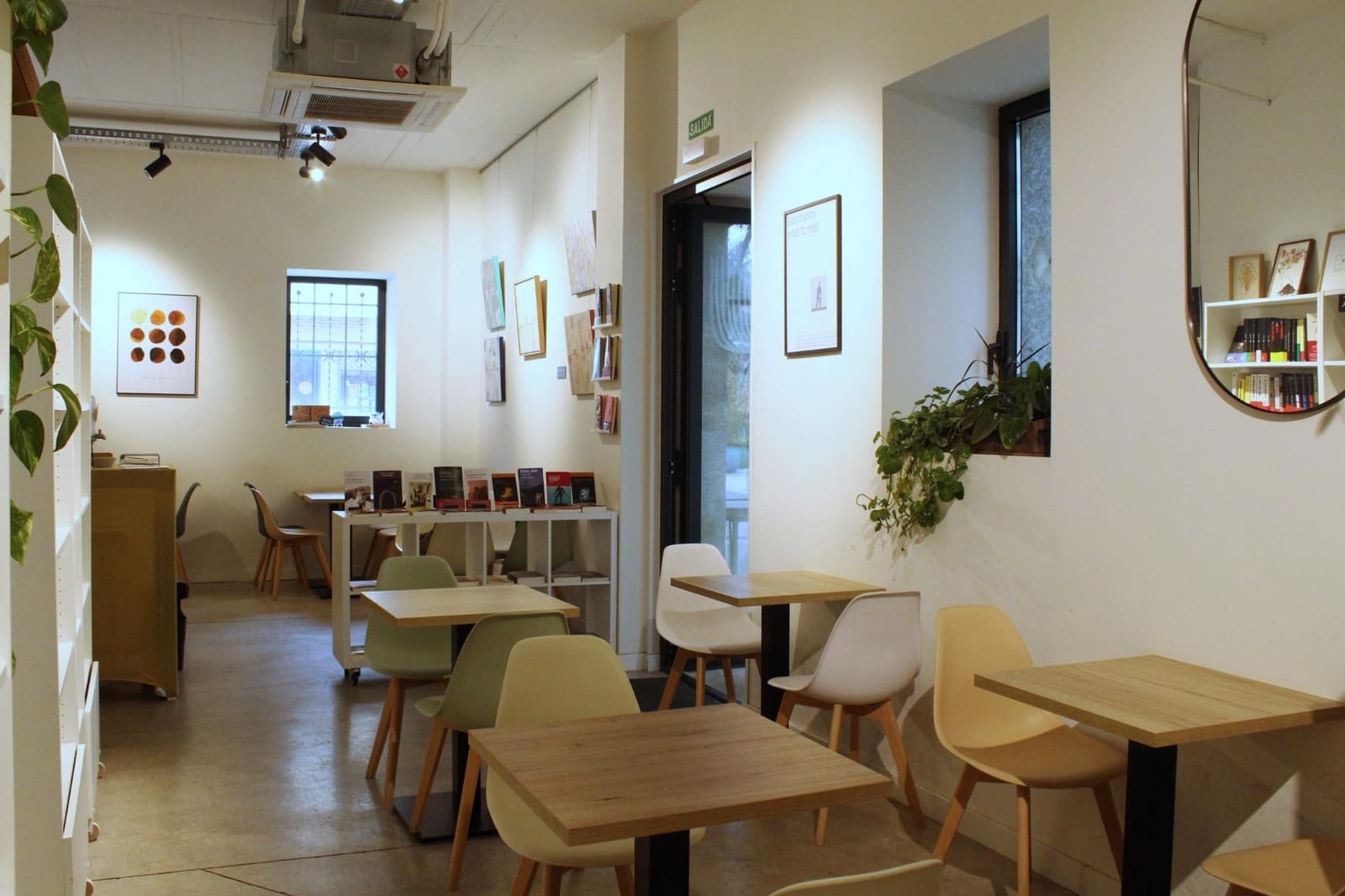 Commercial for rent in Torrelodones - € 2,000 (Ref: 9591409)