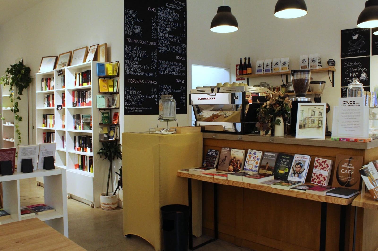 Commercial for rent in Torrelodones - € 2,000 (Ref: 9591409)