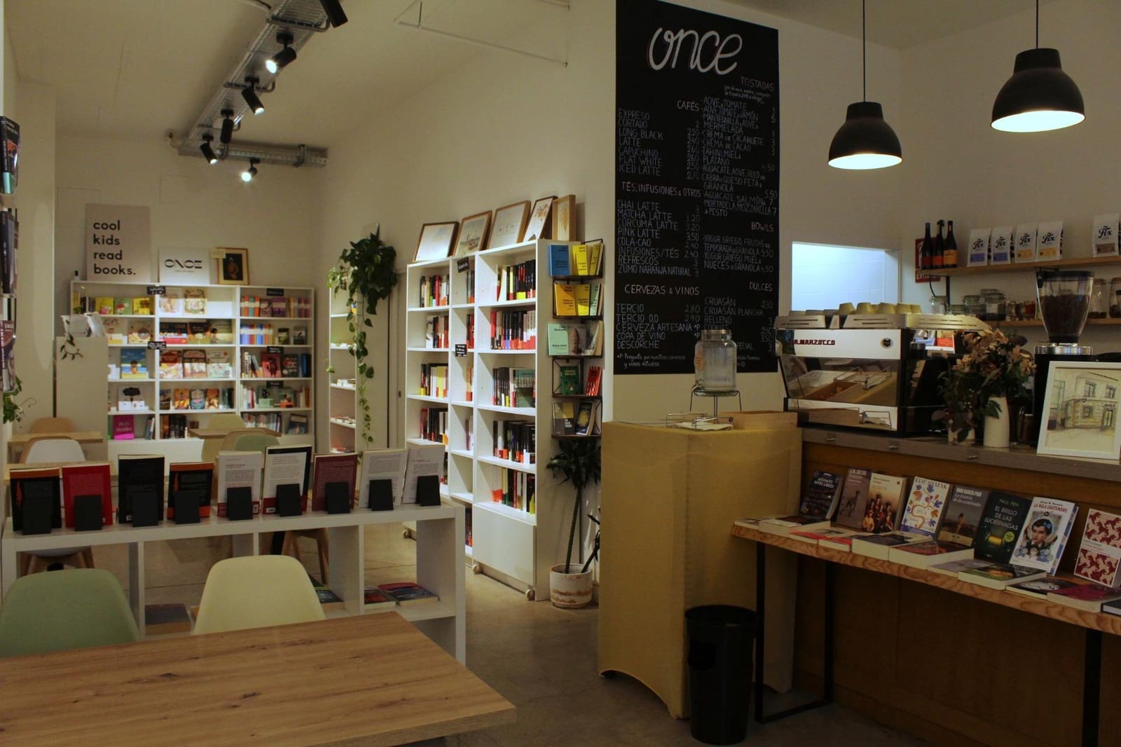 Commercial for rent in Torrelodones - € 2,000 (Ref: 9591409)