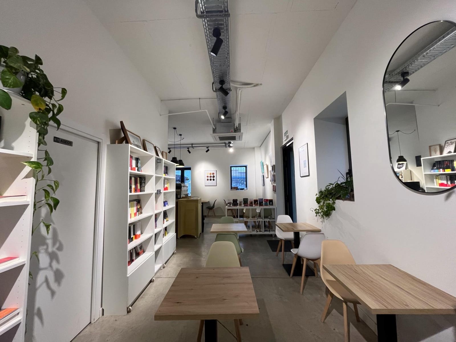 Commercial for rent in Torrelodones - € 2,000 (Ref: 9591409)