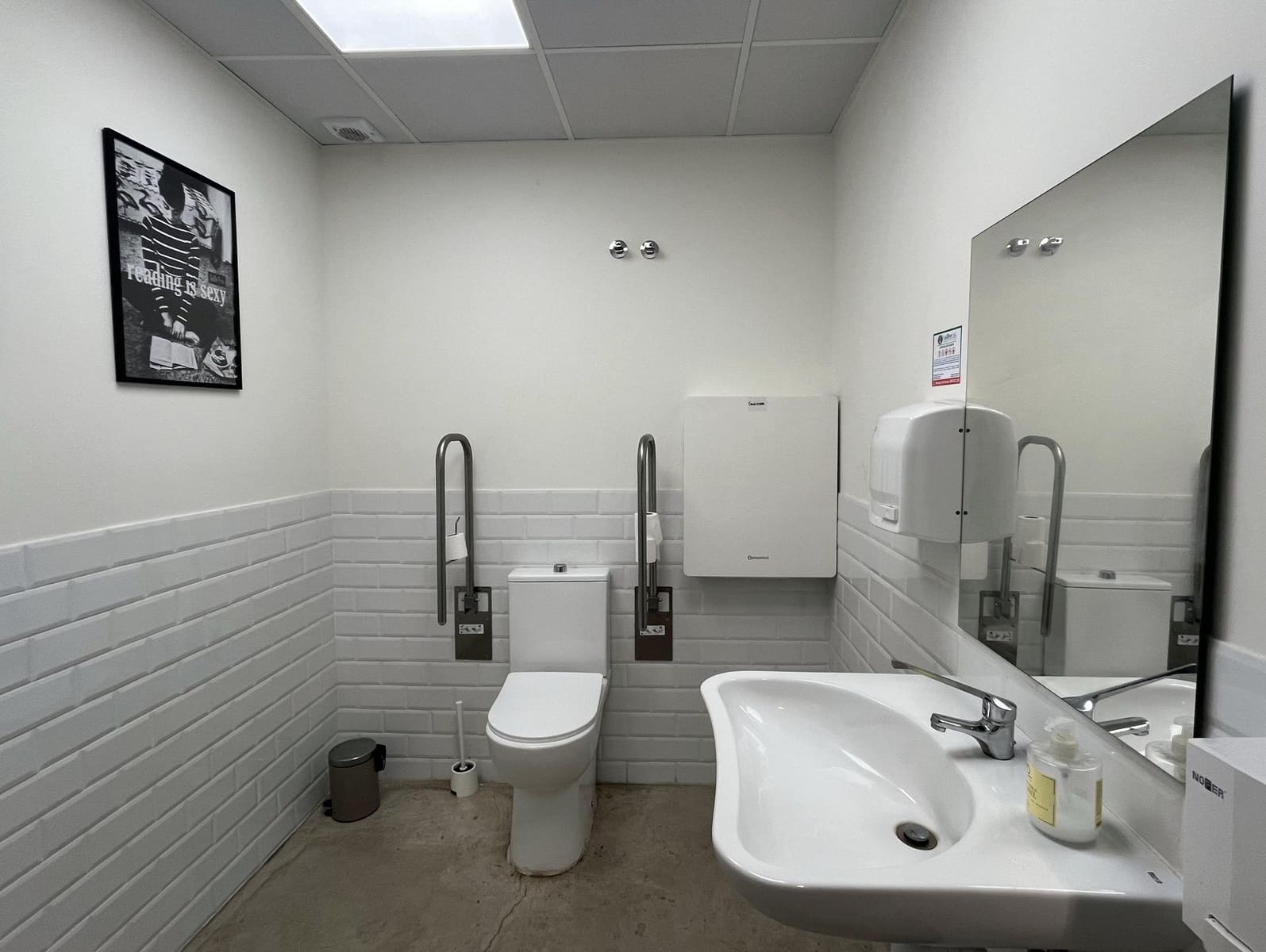 Commercial for rent in Torrelodones - € 2,000 (Ref: 9591409)