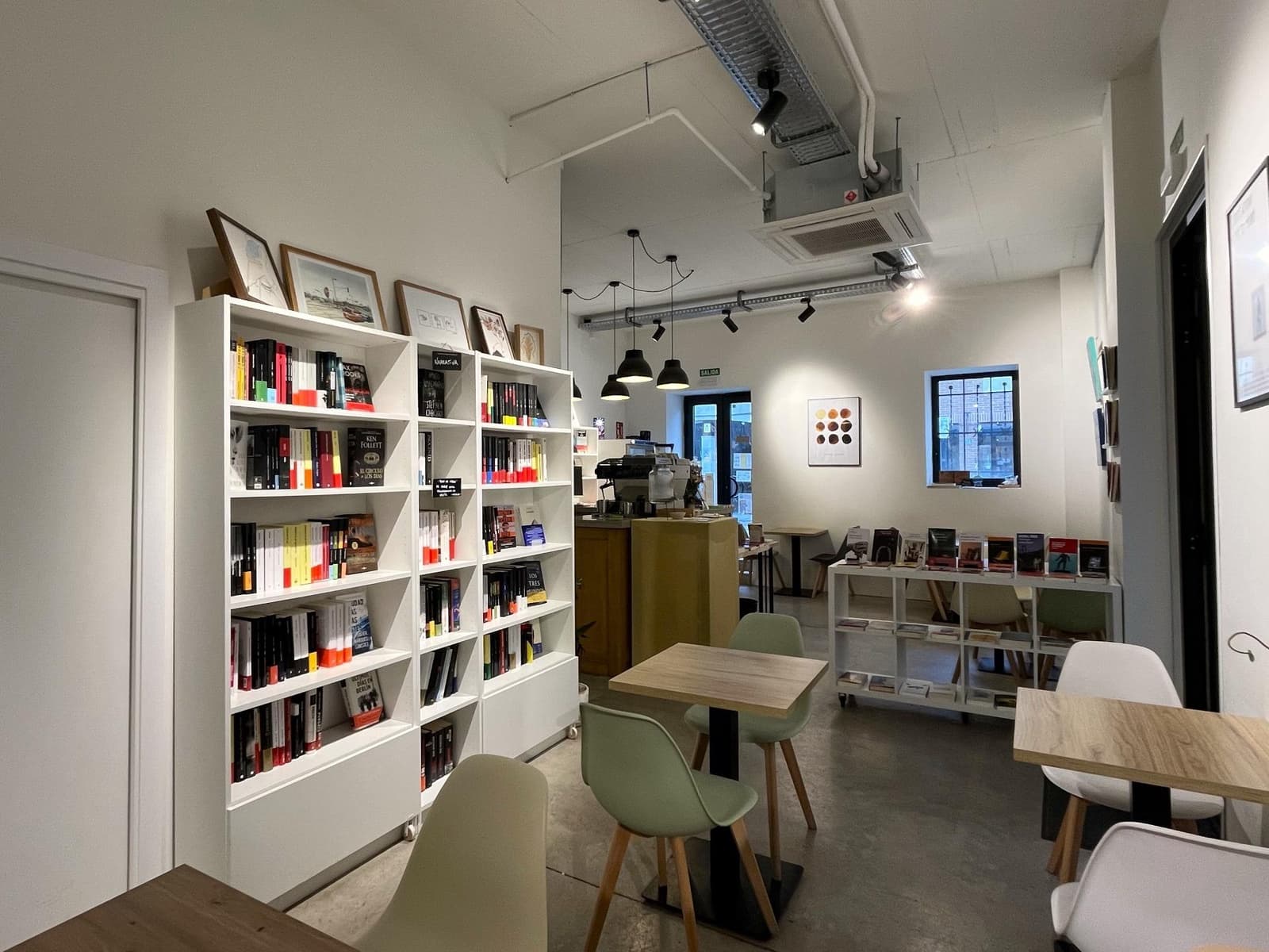 Commercial for rent in Torrelodones - € 2,000 (Ref: 9591409)