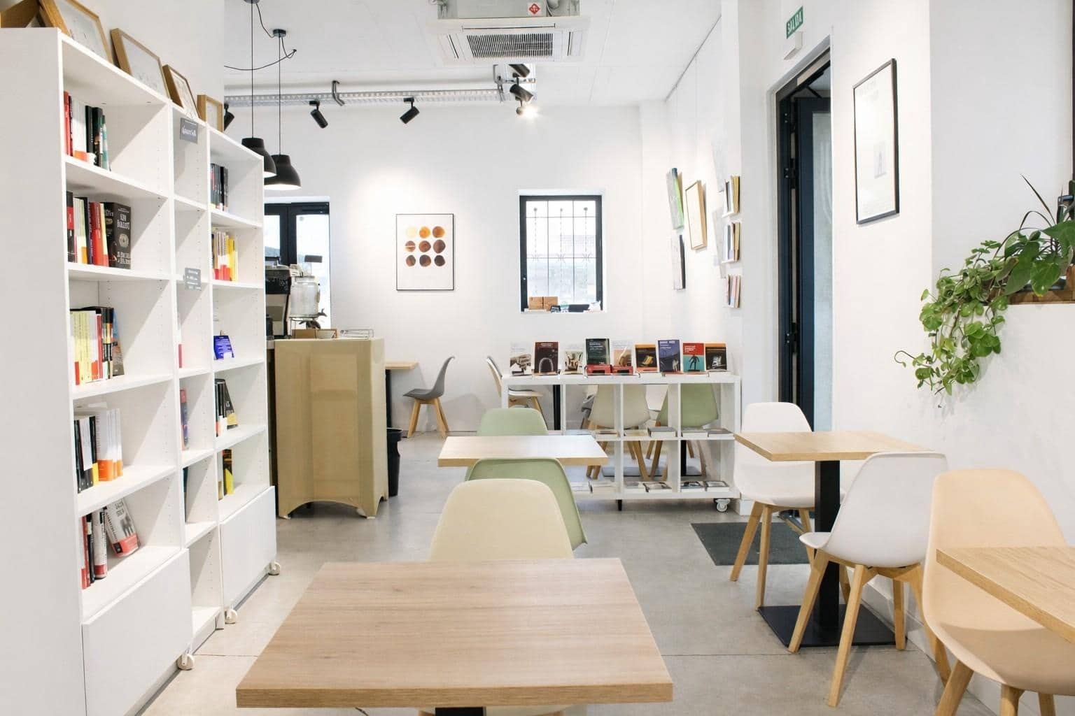 Commercieel te huur in Torrelodones - € 2.000 (Ref: 9591409)