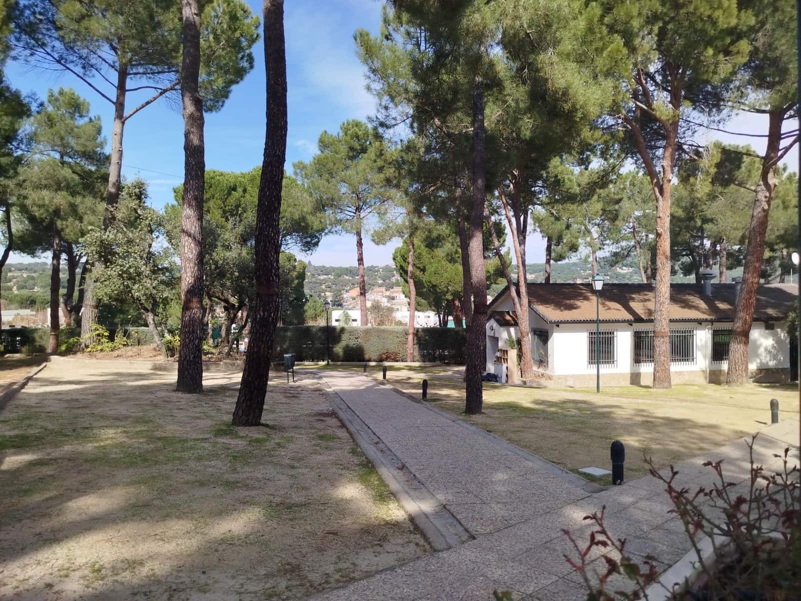 3 bedroom Flat for sale in Pelayos de la Presa with pool - € 110,000 (Ref: 9637712)