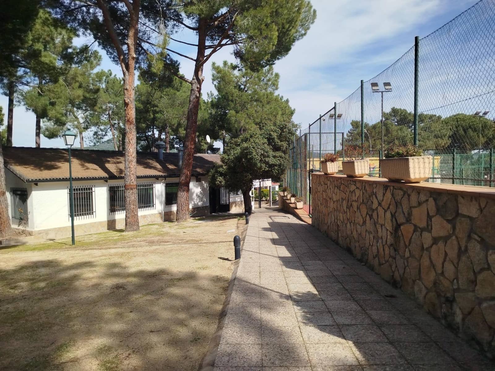 3 bedroom Flat for sale in Pelayos de la Presa with pool - € 110,000 (Ref: 9637712)