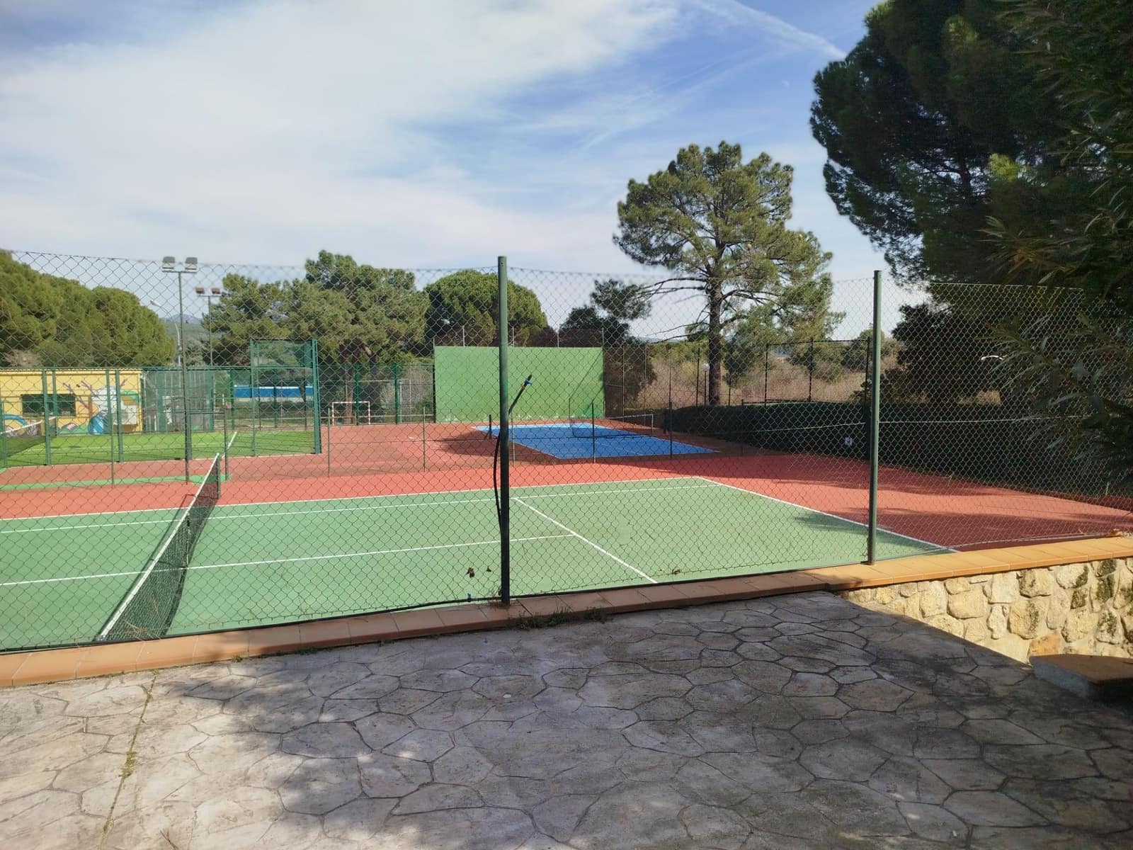 3 bedroom Flat for sale in Pelayos de la Presa with pool - € 110,000 (Ref: 9637712)