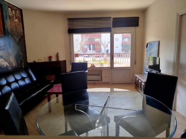 3 bedroom Flat for sale in Pelayos de la Presa with pool - € 110,000 (Ref: 9637712)