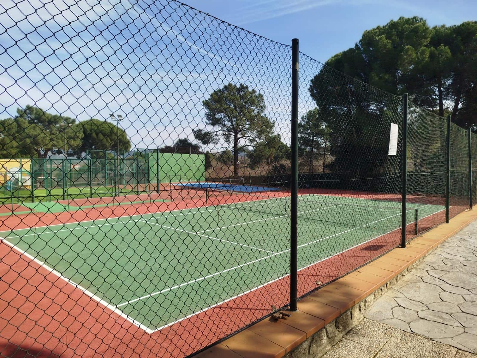 3 bedroom Flat for sale in Pelayos de la Presa with pool - € 110,000 (Ref: 9637712)