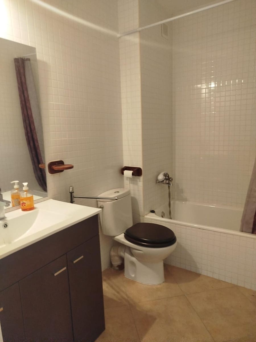 3 bedroom Flat for sale in Pelayos de la Presa with pool - € 110,000 (Ref: 9637712)