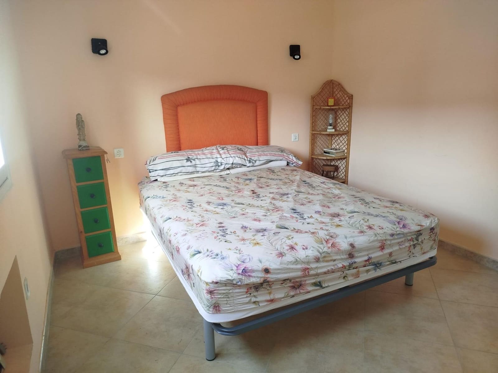 3 bedroom Flat for sale in Pelayos de la Presa with pool - € 110,000 (Ref: 9637712)