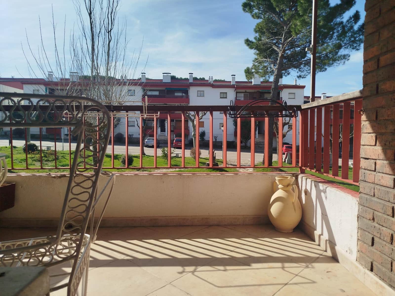 3 bedroom Flat for sale in Pelayos de la Presa with pool - € 110,000 (Ref: 9637712)