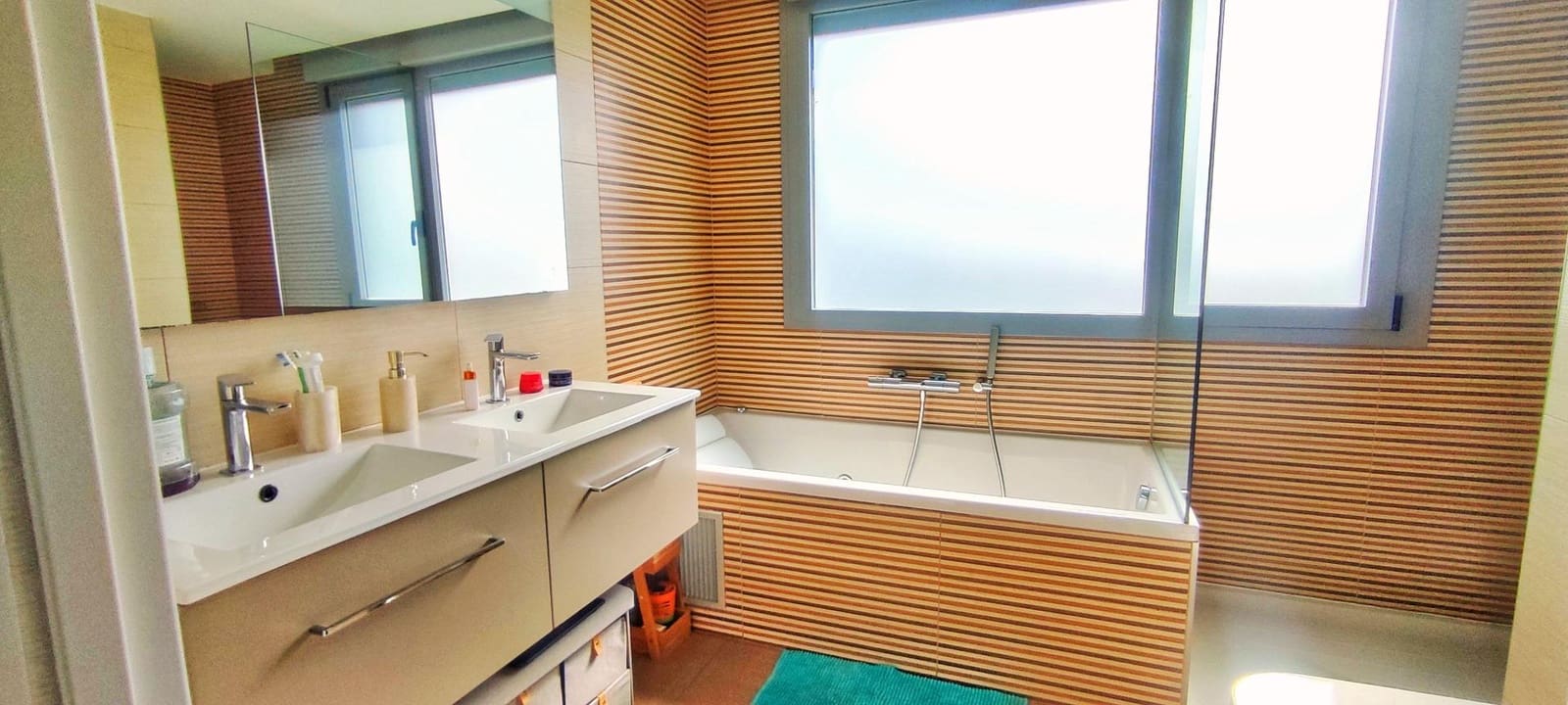 4 soverom Kjedet enebolig til salgs i Boadilla del Monte med svømmebasseng garasje - € 1 280 000 (Ref: 9648272)