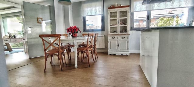 Pareado de 4 habitaciones en Boadilla del Monte en venta con piscina garaje - 1.280.000 € (Ref: 9648272)