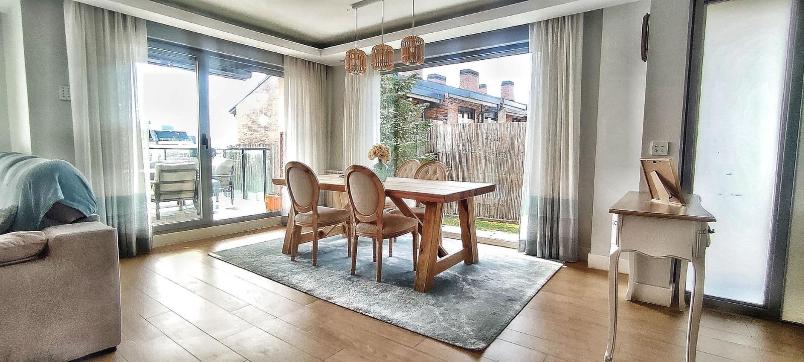 4 bedroom Semi-detached Villa for sale in Boadilla del Monte with pool garage - € 1,280,000 (Ref: 9648272)