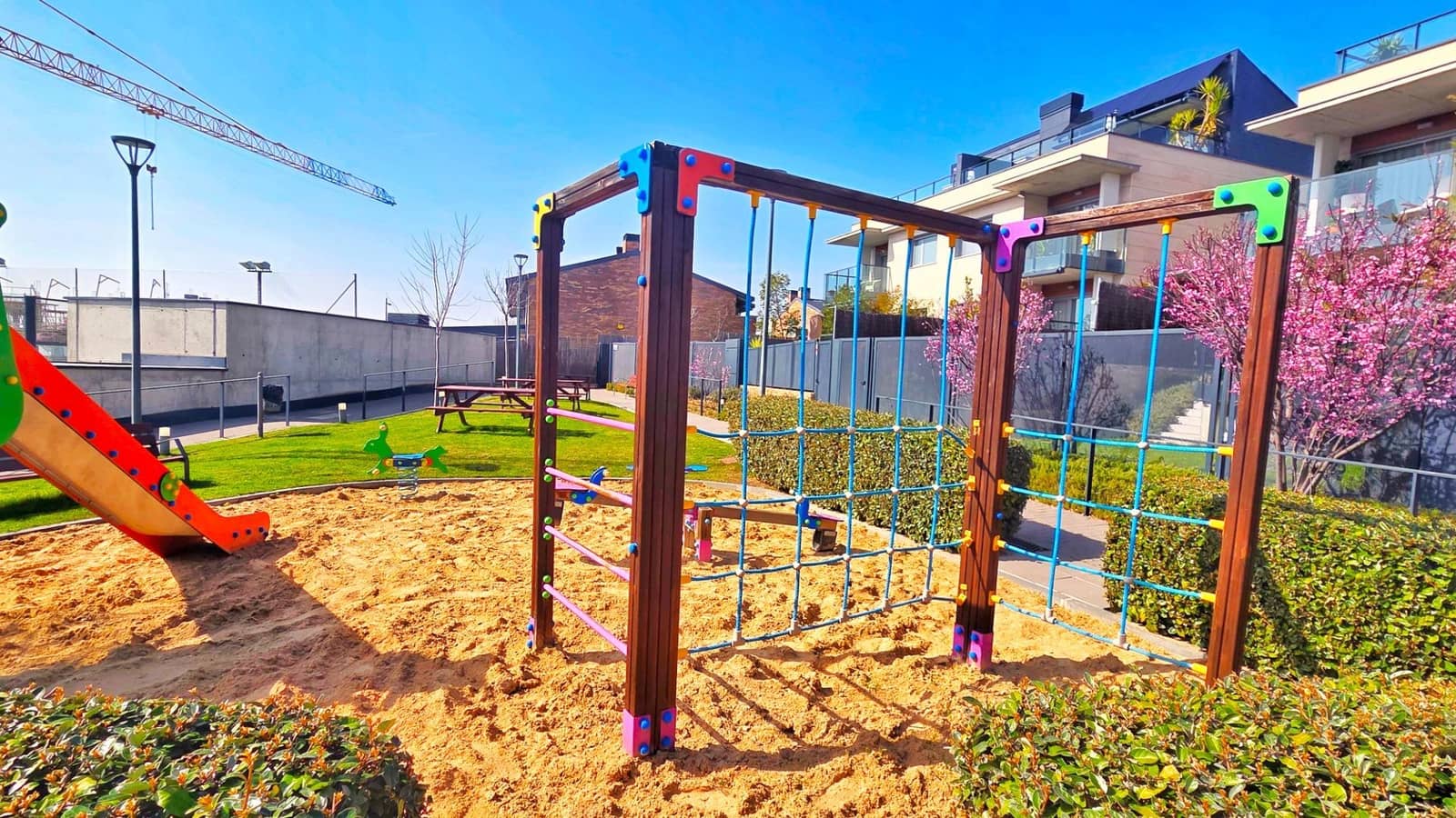 4 bedroom Semi-detached Villa for sale in Boadilla del Monte with pool garage - € 1,280,000 (Ref: 9648272)