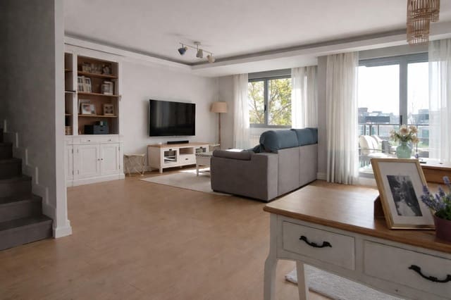 Pareado de 4 habitaciones en Boadilla del Monte en venta con piscina garaje - 1.280.000 € (Ref: 9648272)