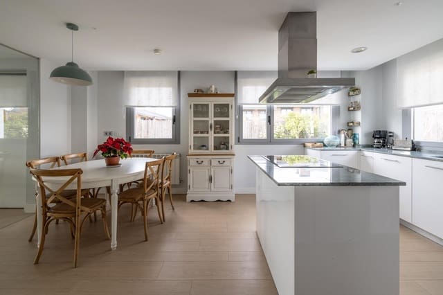 4 chambre Villa/Maison à vendre à Boadilla del Monte avec piscine garage - 1 280 000 € (Ref: 9648272)