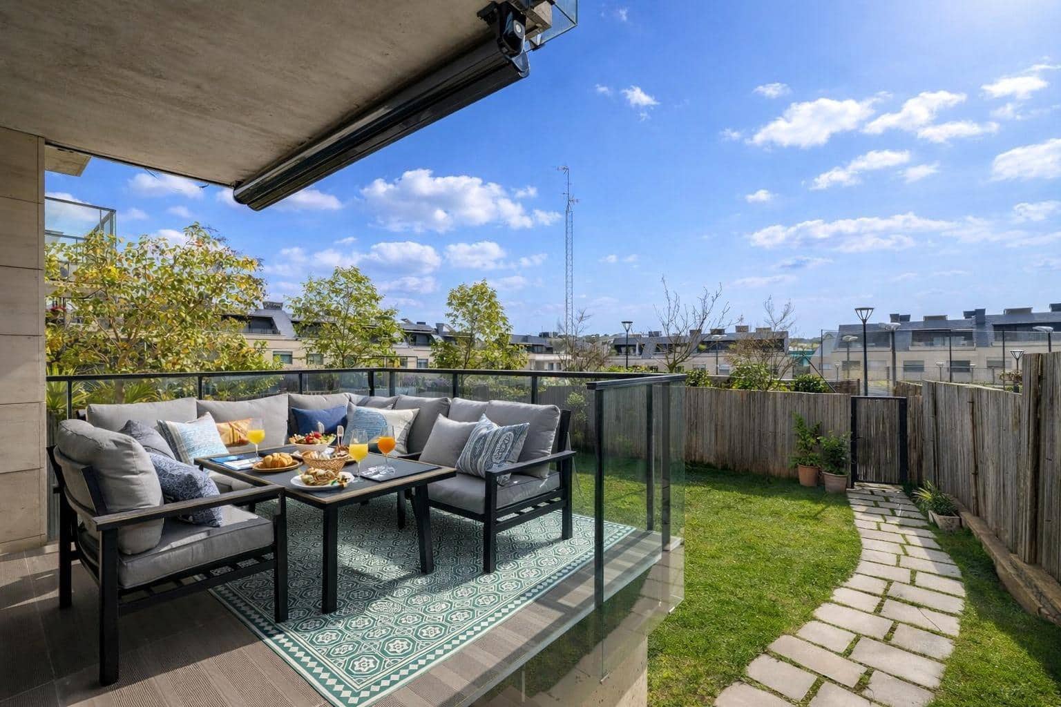 Pareado de 4 habitaciones en Boadilla del Monte en venta con piscina garaje - 1.280.000 € (Ref: 9648272)