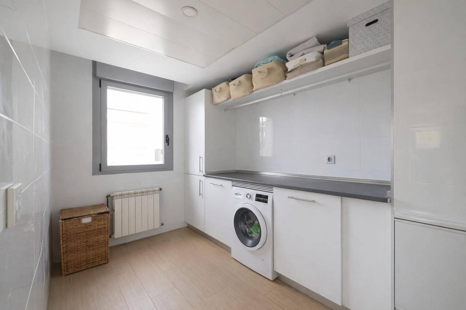 4 soverom Kjedet enebolig til salgs i Boadilla del Monte med svømmebasseng garasje - € 1 280 000 (Ref: 9648272)