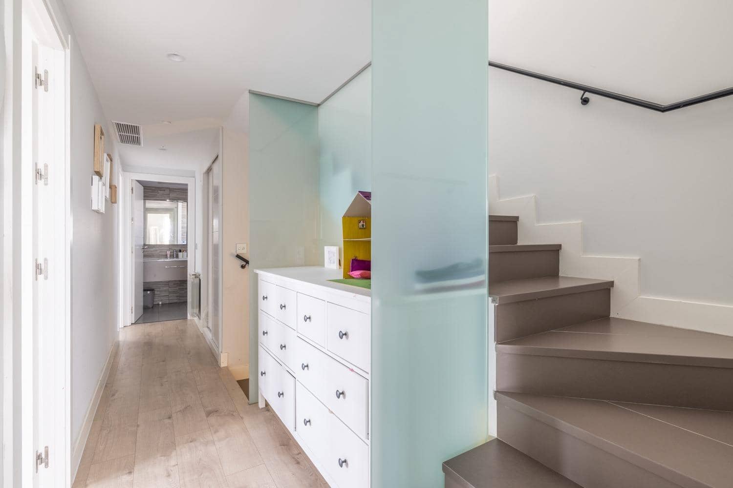 4 soverom Kjedet enebolig til salgs i Boadilla del Monte med svømmebasseng garasje - € 1 280 000 (Ref: 9648272)