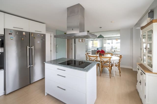 4 soveværelse Semi-Rækkehus til salg i Boadilla del Monte med swimmingpool garage - € 1.249.000 (Ref: 9648272)