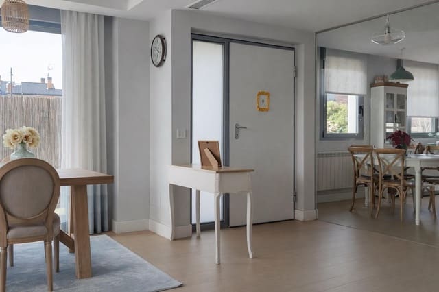 4 soveværelse Semi-Rækkehus til salg i Boadilla del Monte med swimmingpool garage - € 1.249.000 (Ref: 9648272)