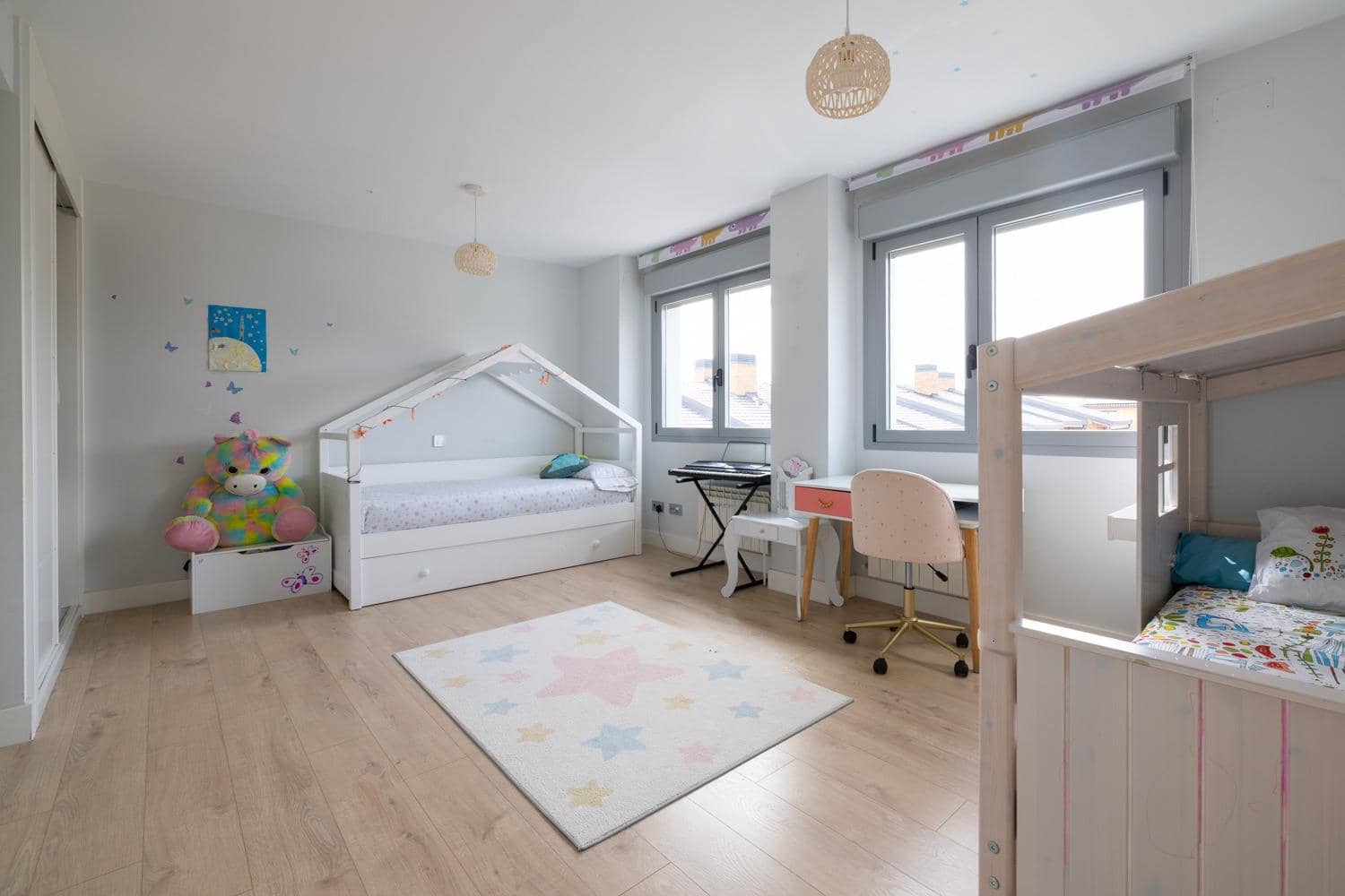 4 soverom Kjedet enebolig til salgs i Boadilla del Monte med svømmebasseng garasje - € 1 150 000 (Ref: 9648272)
