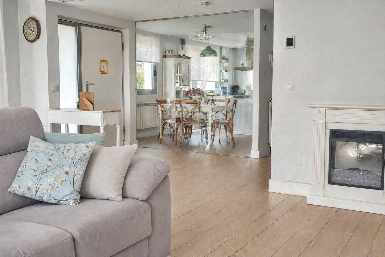 4 soverom Kjedet enebolig til salgs i Boadilla del Monte med svømmebasseng garasje - € 1 150 000 (Ref: 9648272)