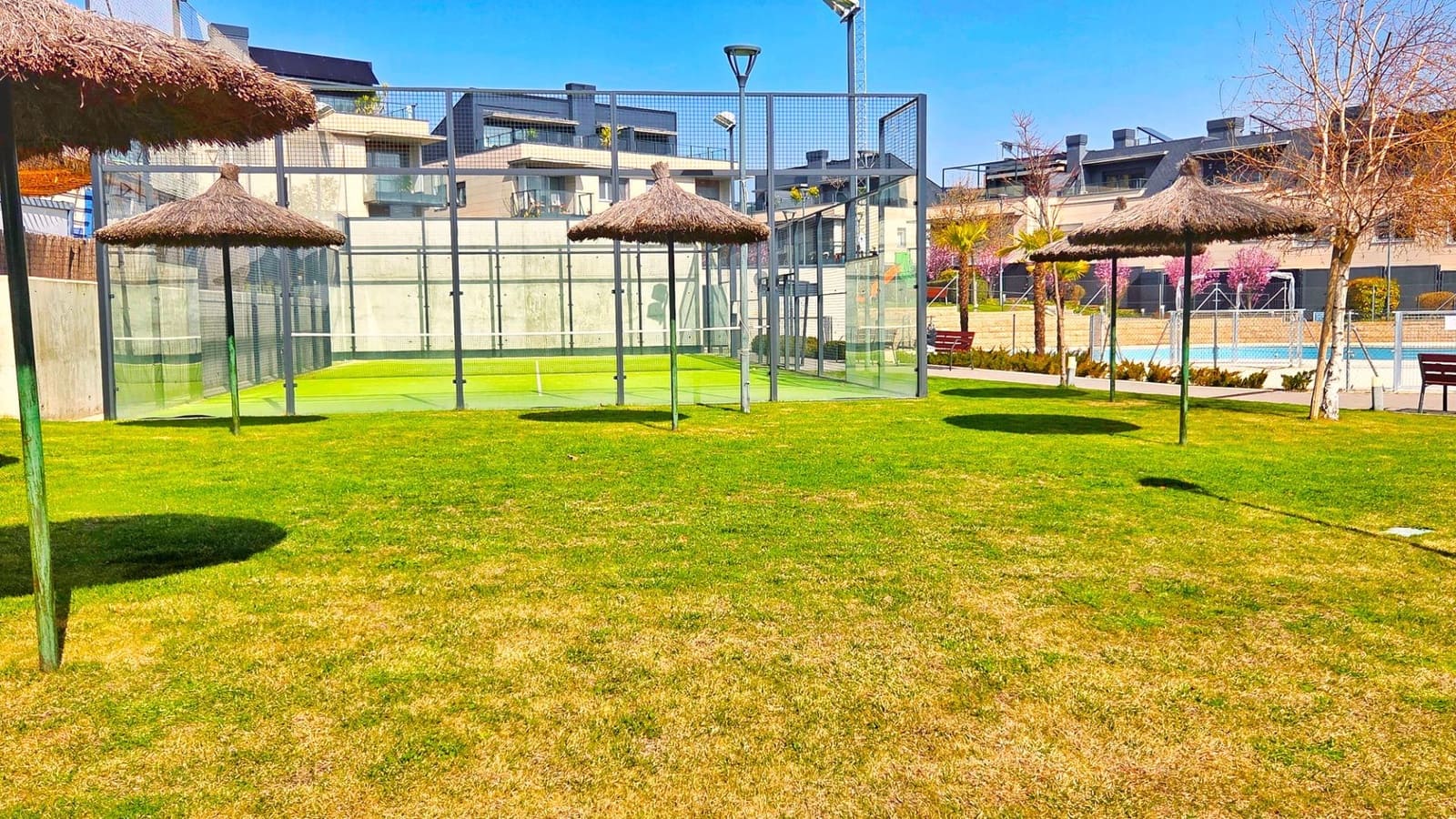 4 soverom Kjedet enebolig til salgs i Boadilla del Monte med svømmebasseng garasje - € 1 150 000 (Ref: 9648272)