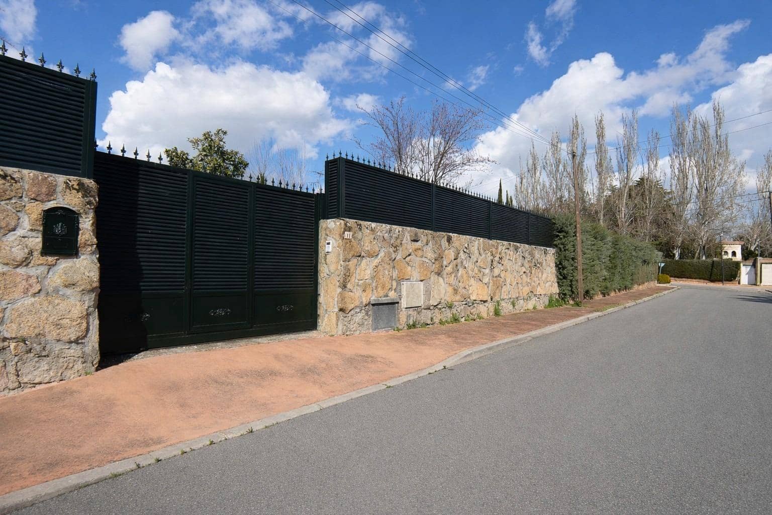 8 Zimmer Villa zu verkaufen in Galapagar mit Pool Garage - 850.000 € (Ref: 9659522)
