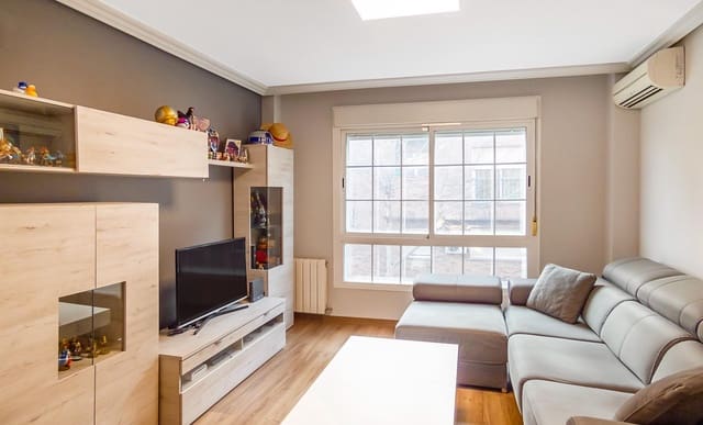 2 slaapkamer Flat te huur in Villanueva del Pardillo met zwembad garage - € 1.200 (Ref: 9666615)