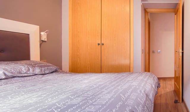 2 slaapkamer Flat te huur in Villanueva del Pardillo met zwembad garage - € 1.200 (Ref: 9666615)