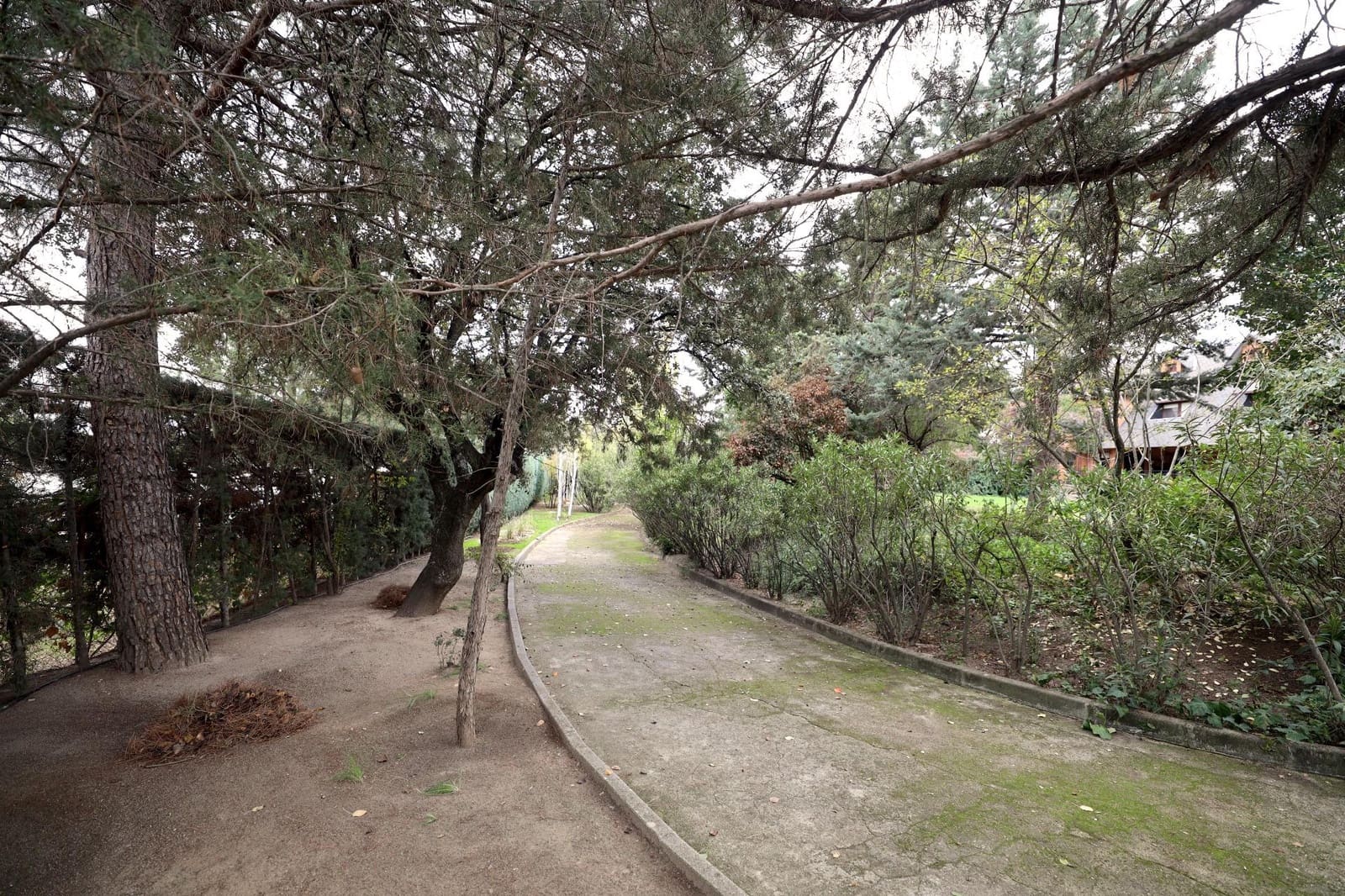 20 bedroom Villa for sale in Villanueva de la Canada with pool garage - € 1,750,000 (Ref: 9679944)