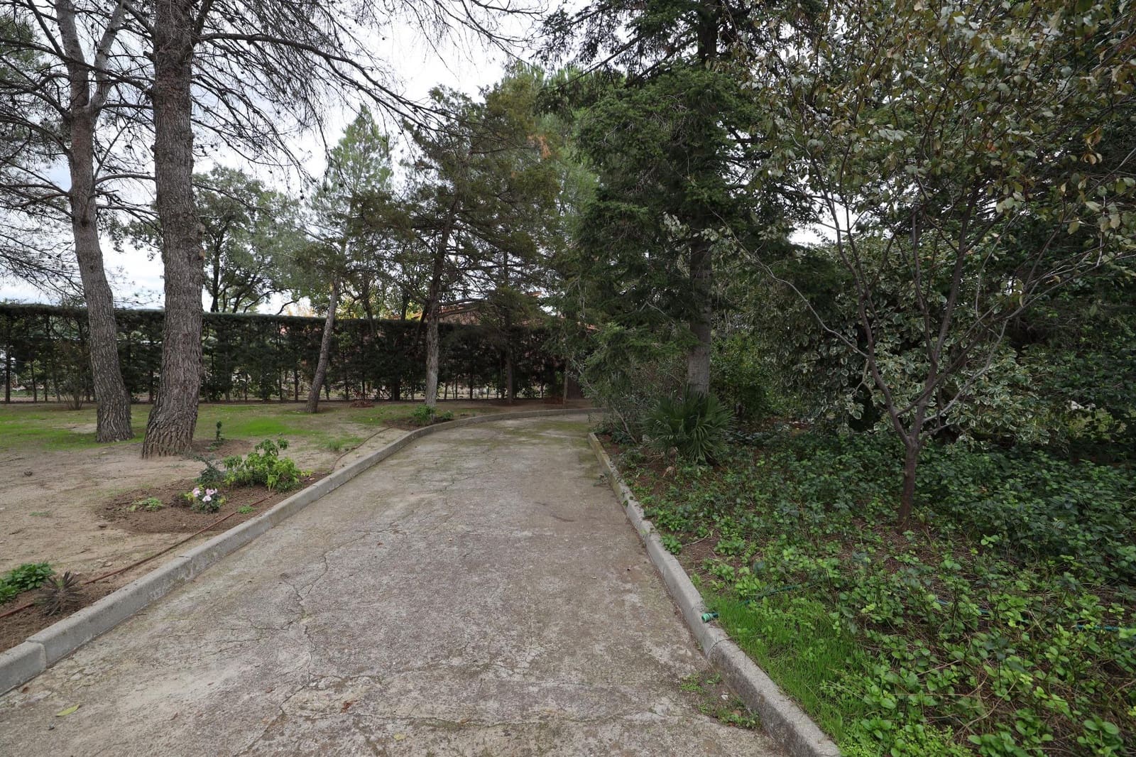 20 bedroom Villa for sale in Villanueva de la Canada with pool garage - € 1,750,000 (Ref: 9679944)