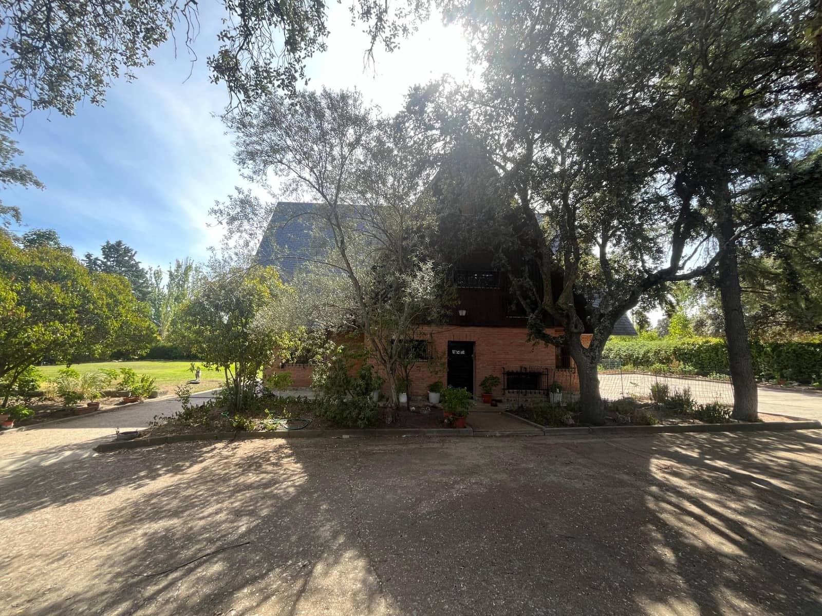 20 bedroom Villa for sale in Villanueva de la Canada with pool garage - € 1,750,000 (Ref: 9679944)