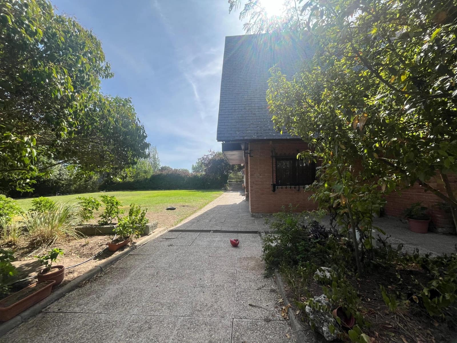 20 bedroom Villa for sale in Villanueva de la Canada with pool garage - € 1,750,000 (Ref: 9679944)