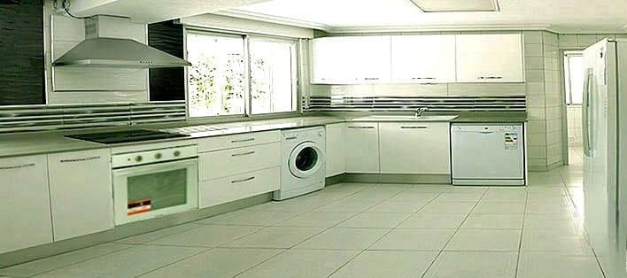 9 soveværelse Villa til leje i Las Rozas de Madrid med swimmingpool garage - € 9.200 (Ref: 9686551)